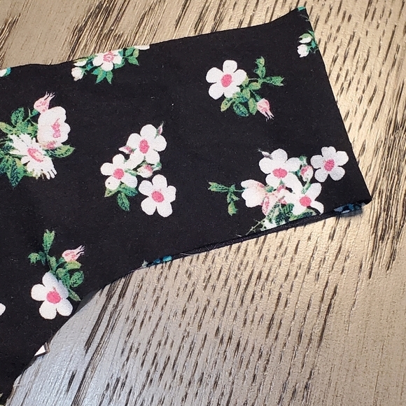 Victoria's Secret No-Show High-Leg Thong Panty - Picture 3 of 5